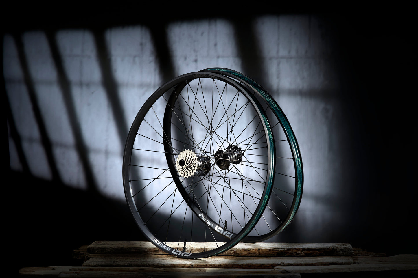 WH5GAA_117_119_5.jpg ethirteen UK