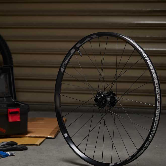 LG1 Plus Downhill 7 Speed Wheels - 110x20 Front